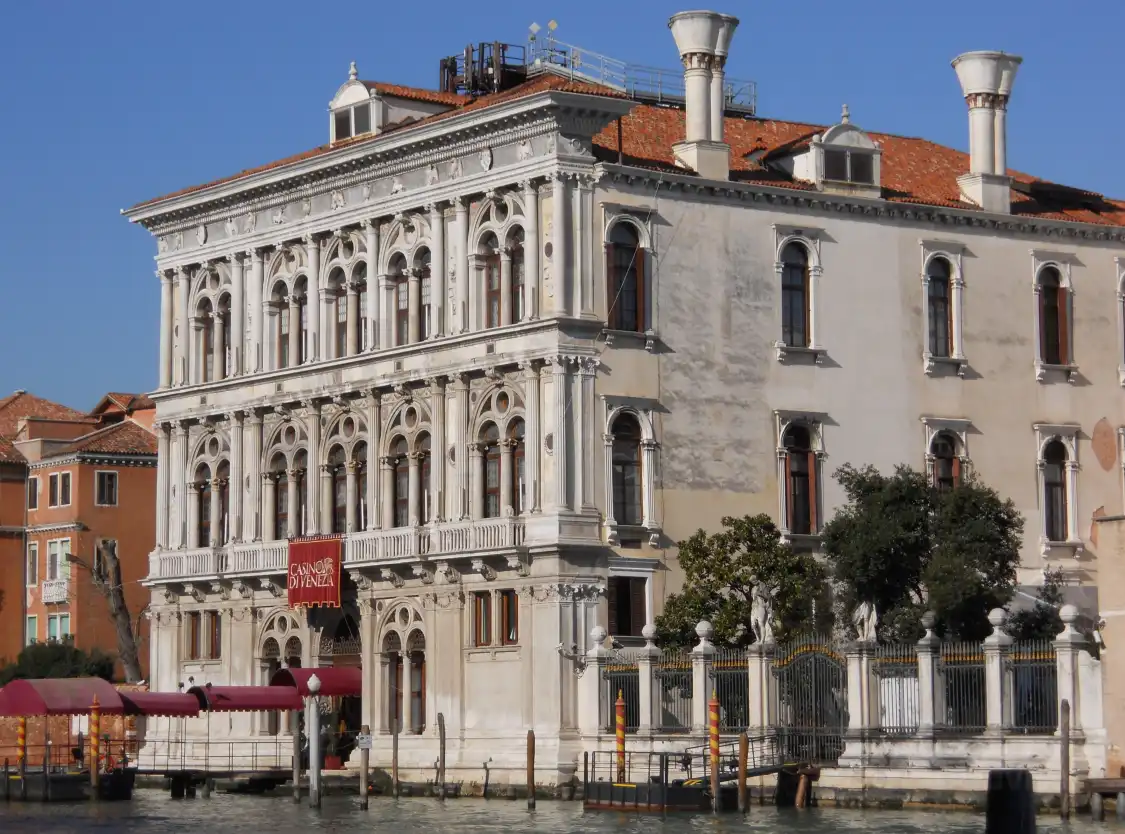 Hotels near Ca' Vendramin Calergi