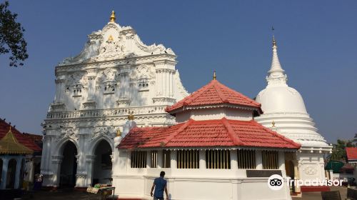 Kande Viharaya Temple - කන්දේ විහාරය