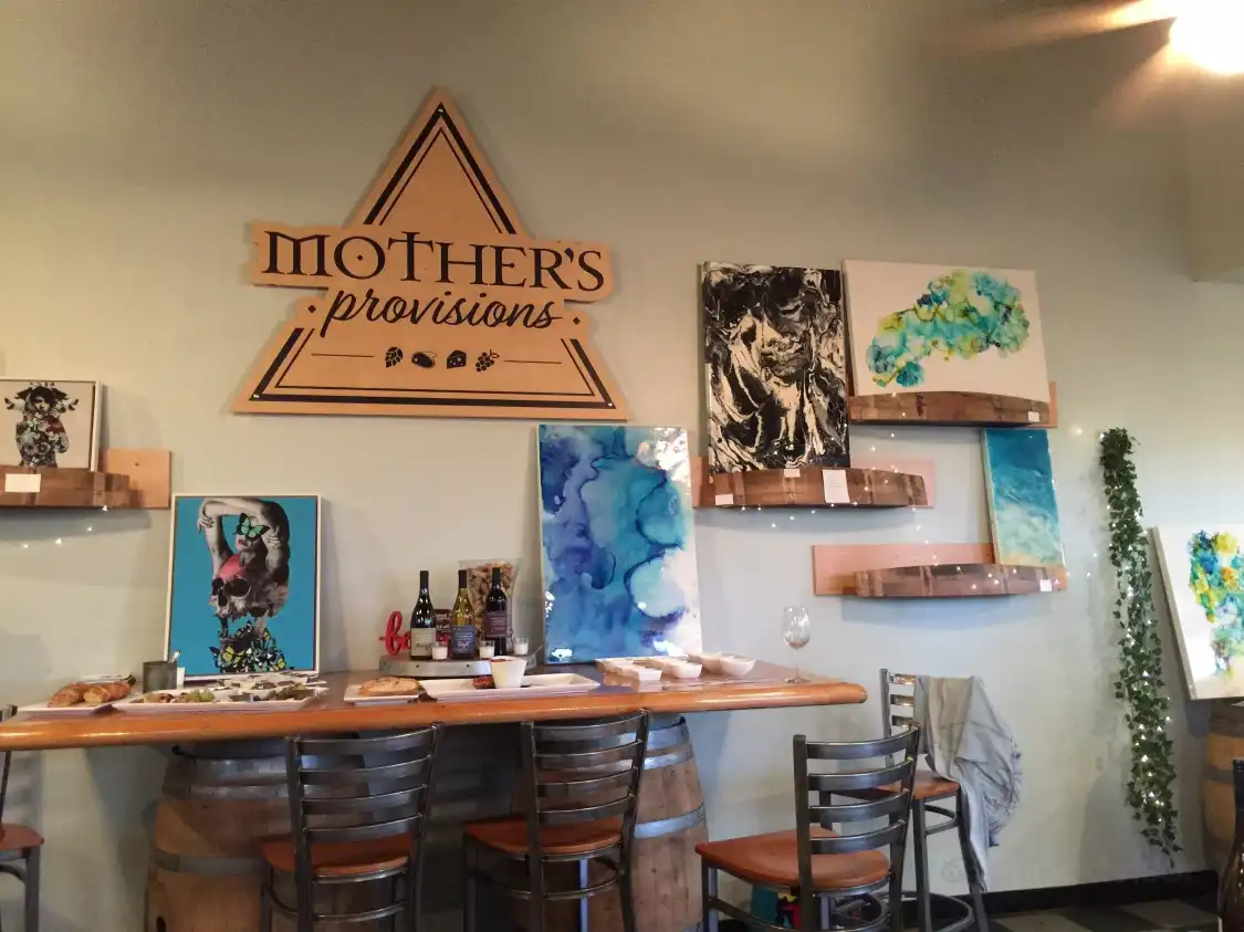 Hoteles cerca de Mother Earth Brew Company