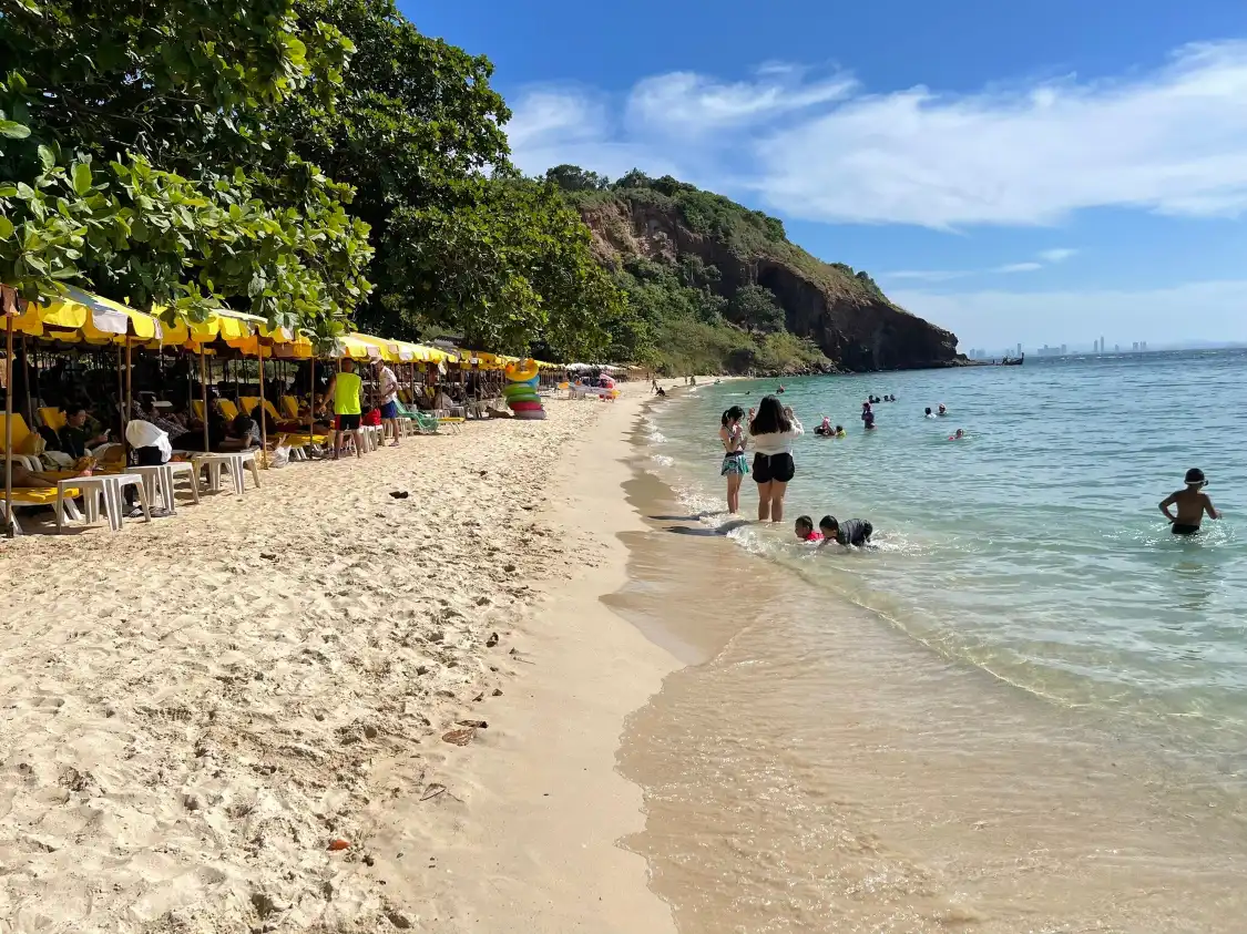 Отели рядом с достопримечательностью «Ko Larn - Nual Beach»