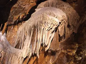 Lacave caves