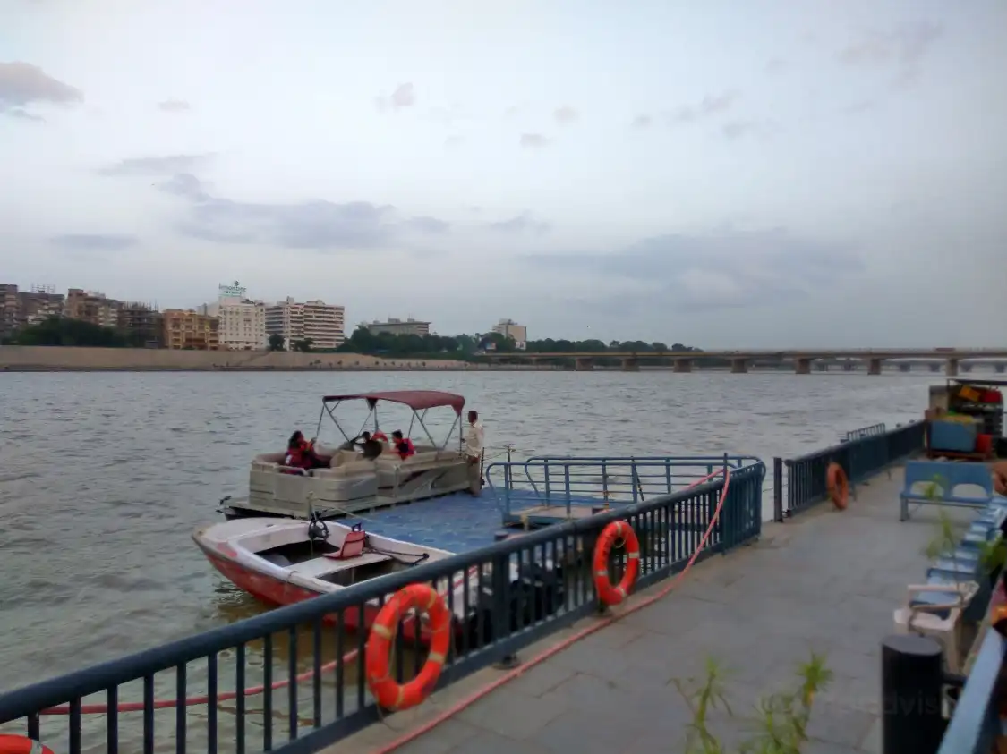 Hotels near Sabarmati Riverfront Walkway