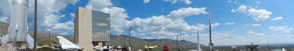 Отели рядом с достопримечательностью «New Mexico Museum of Space History»