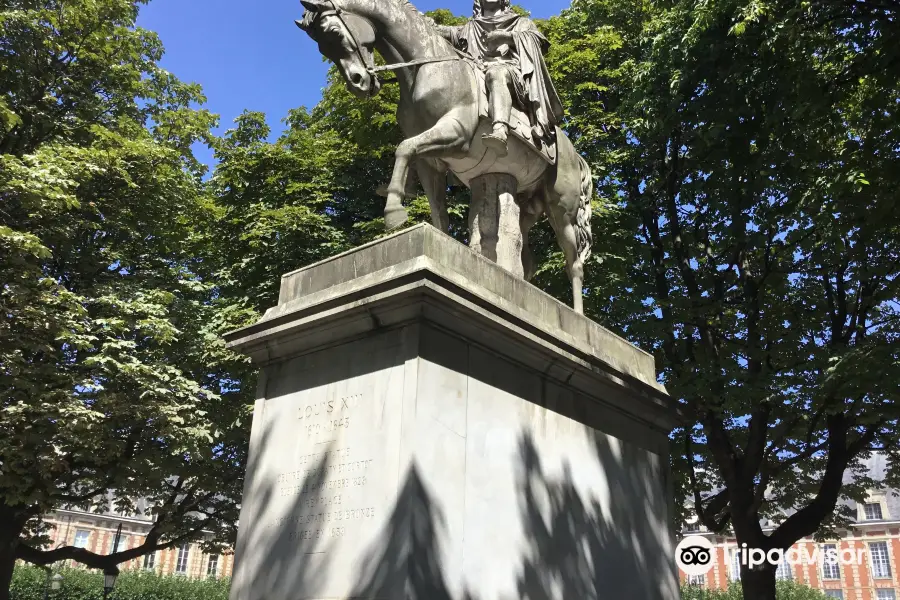 Statue de Louis XIII