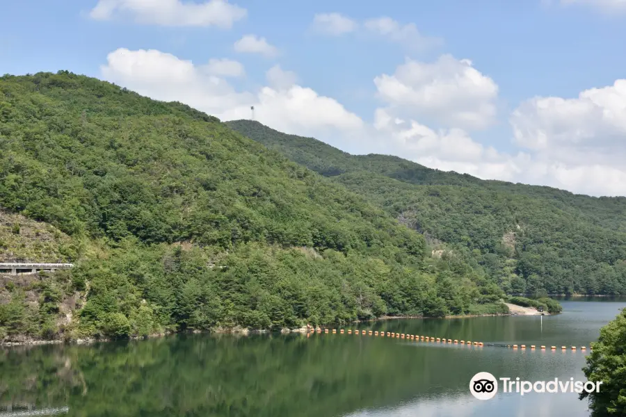 Hattojigawa Dam Park