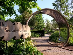 Jephson Gardens