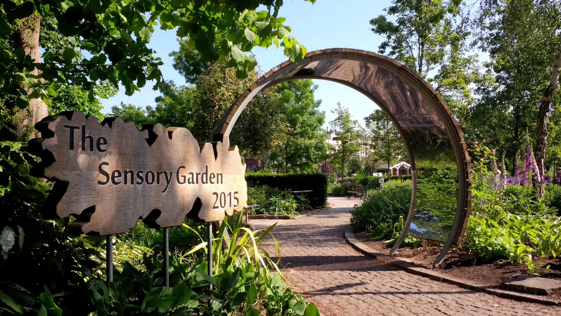 Hotels near Jephson Gardens