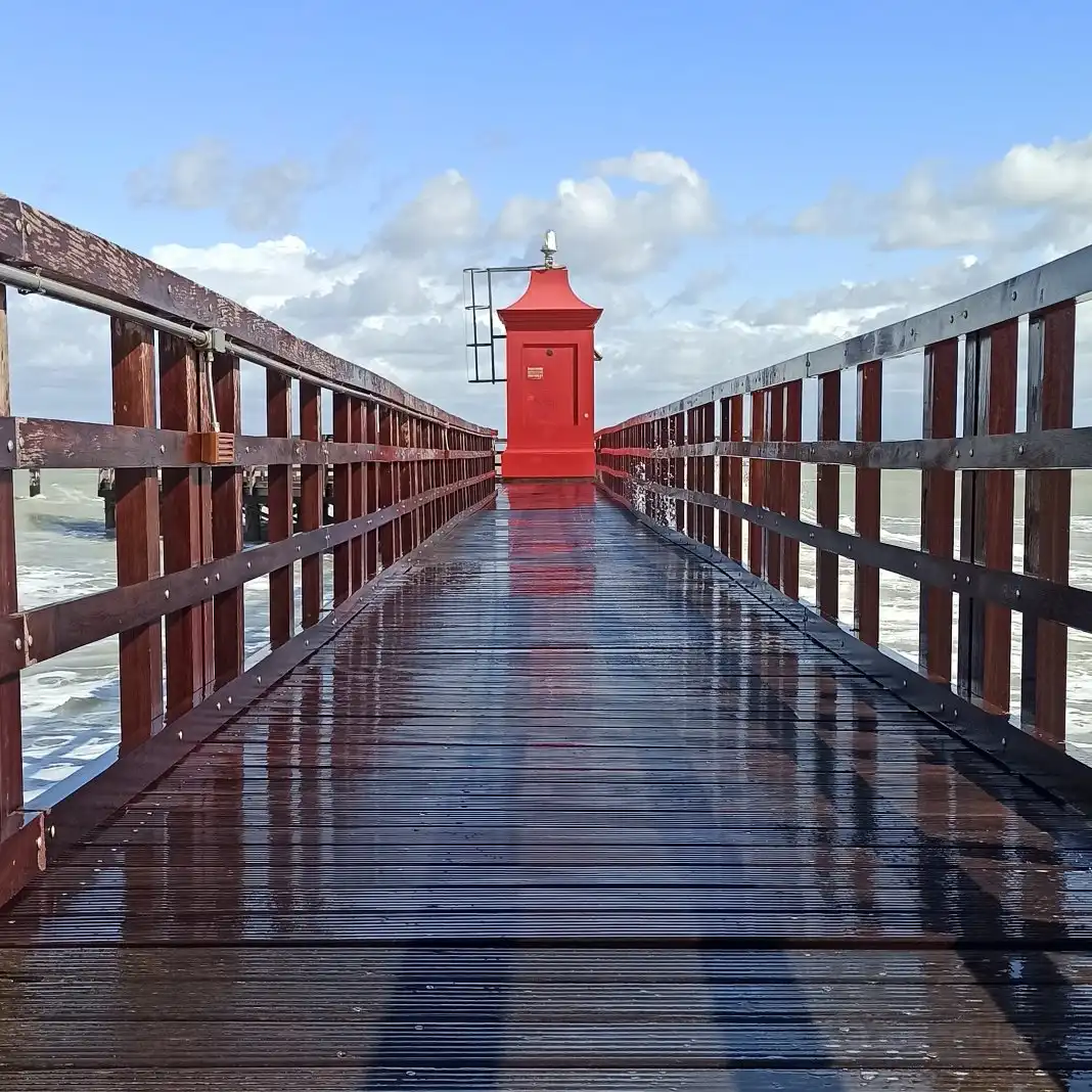 Các khách sạn gần Faro Rosso