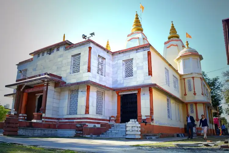 Hotels near Temple Sh.Nayna Devi Ji