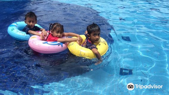 Malindo Swimming Pool