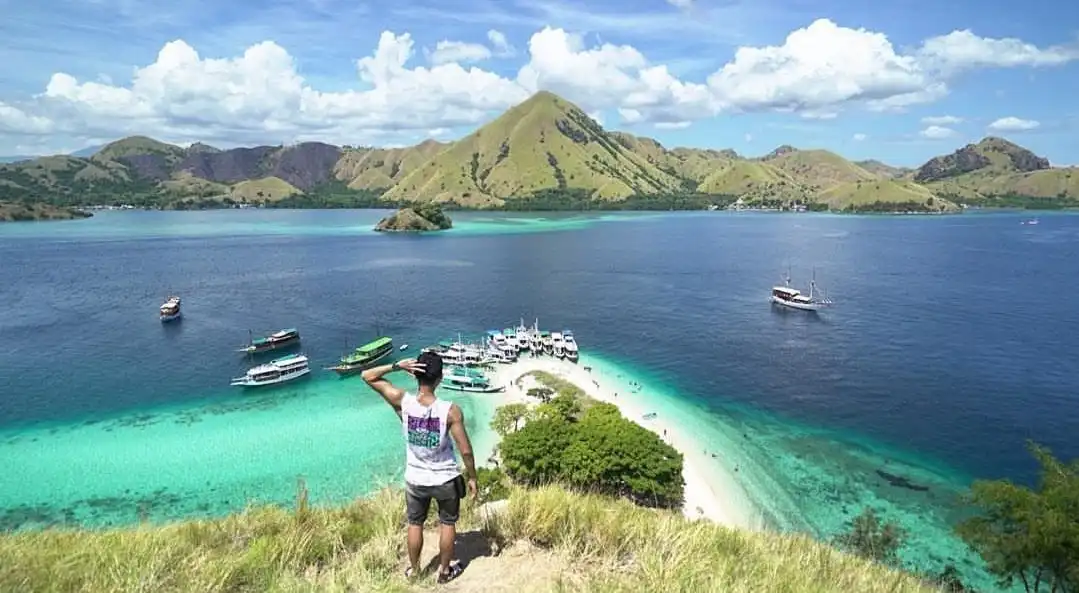 Hotels near Kelor Island
