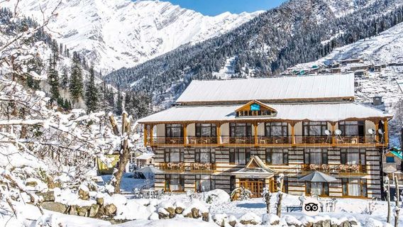 Solang Ropeway & Ski Center