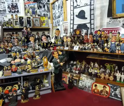 鄰近Laurel and Hardy Museum的酒店