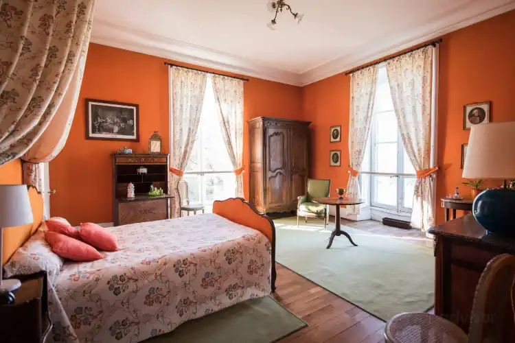 Hotels in Entrammes