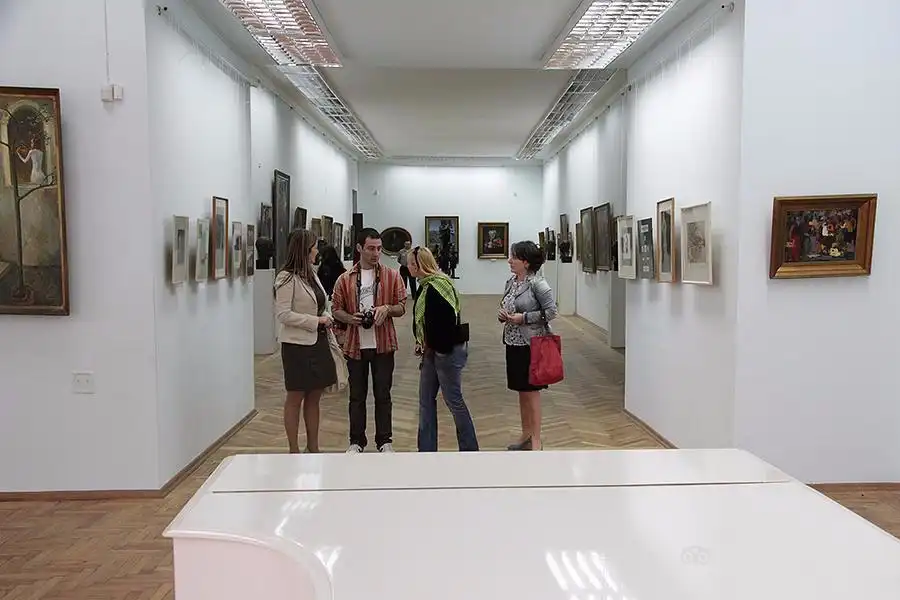 David Kakabadze Fine Art Gallery附近的飯店