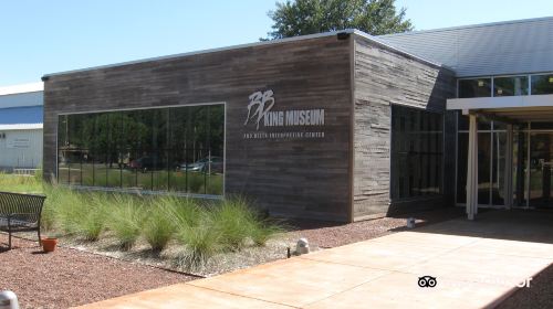 B.B. King Museum & Delta Interpretive Center - B.B. King grave