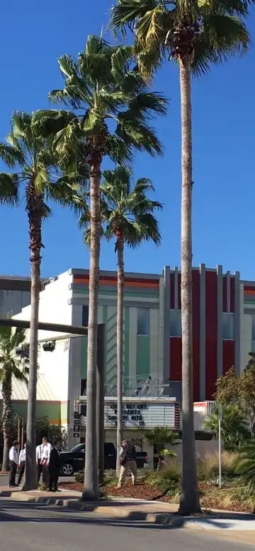 Hotels near Cove Lane Park