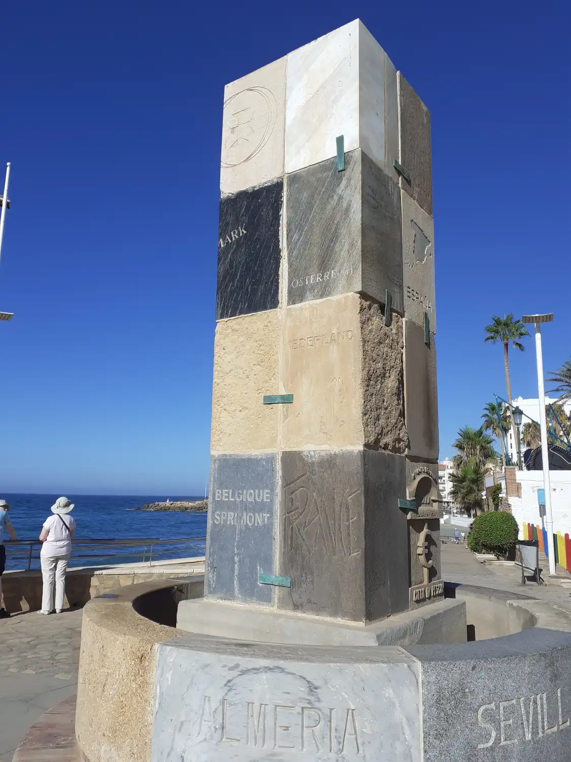 Hotels near Fuente de Europa