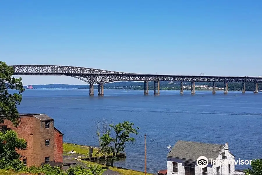 Hamilton Fish Bridge