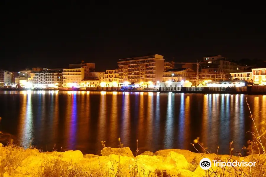 Lungomare Cristoforo Colombo