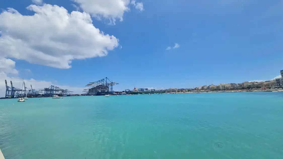 Hotels near Pretty Bay