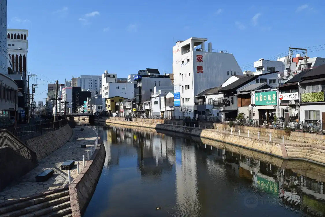 Hotels near Naka River