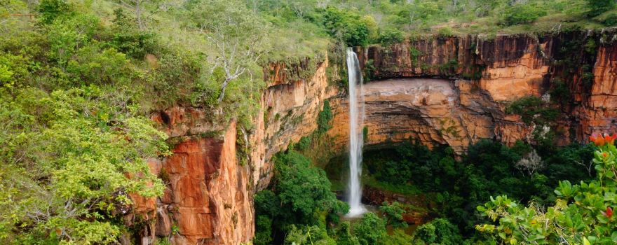 Veu da Noiva Waterfall