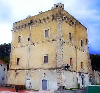 Hotels in San Menaio