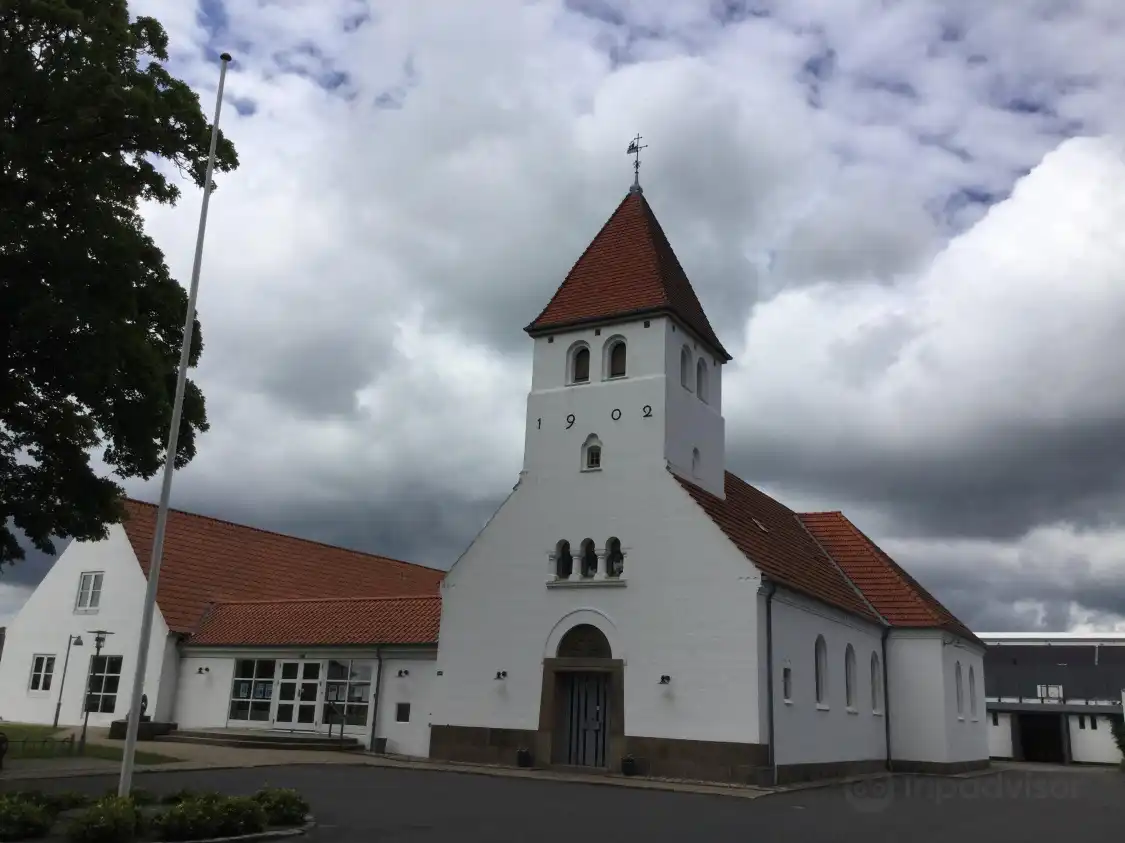 Hotels near Bangsbostrand Kirke