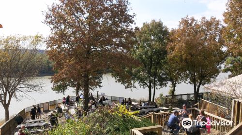 The Tasting Room on The Blufftop at Rocheport