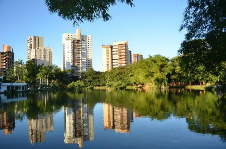 Hotel dekat Bosque dos Buritis