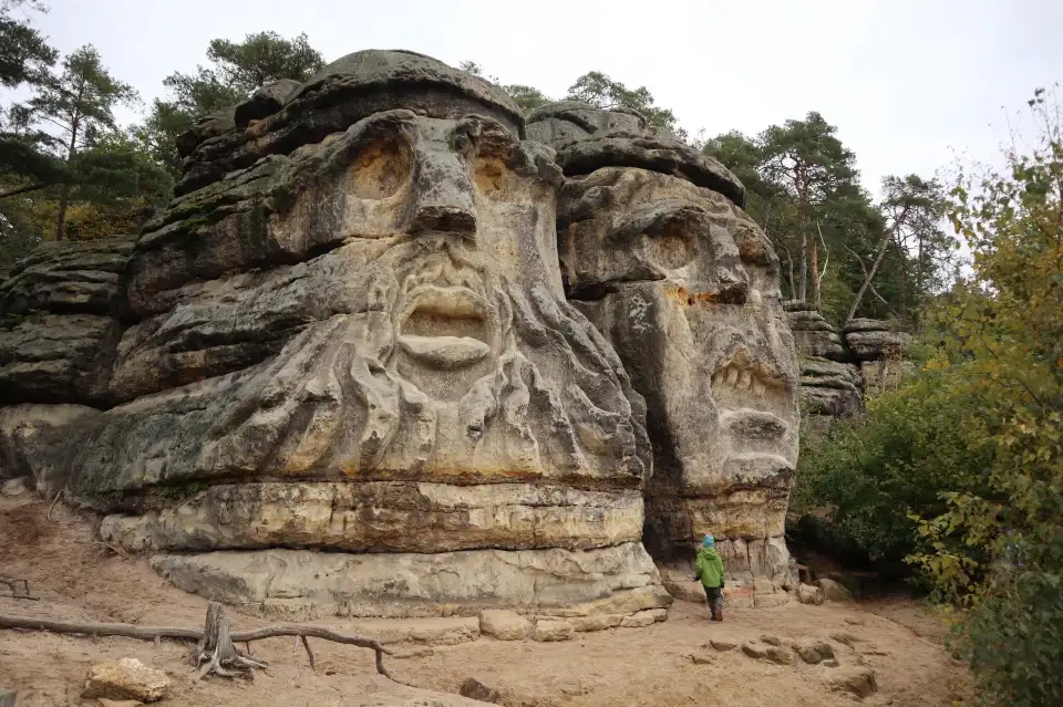 4_Devil Heads