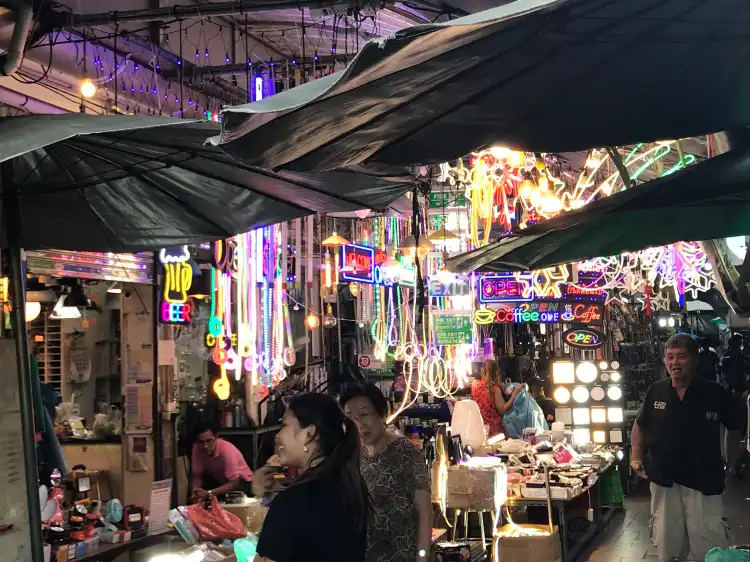Hotels in der Nähe von Klong Thom Night Market