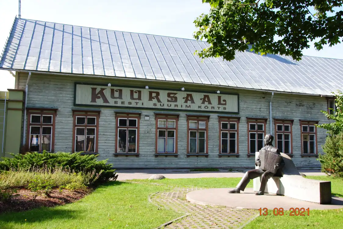 Các khách sạn gần Statue of Raimond Valgre