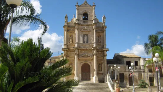 Chiesa Parrocchiale Madonna Del Carmine