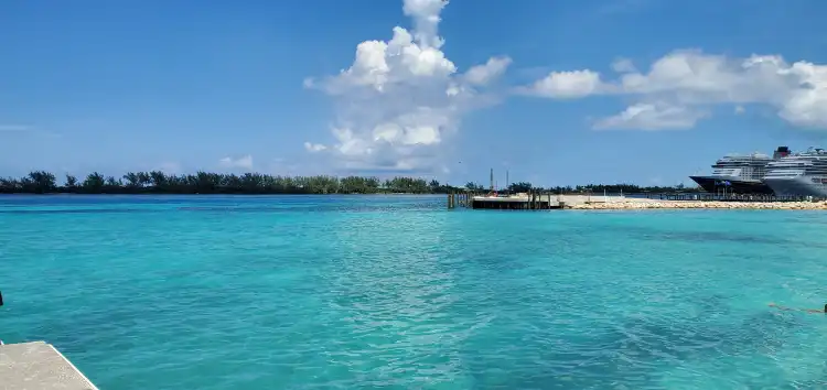Hotel dekat Junkanoo Beach