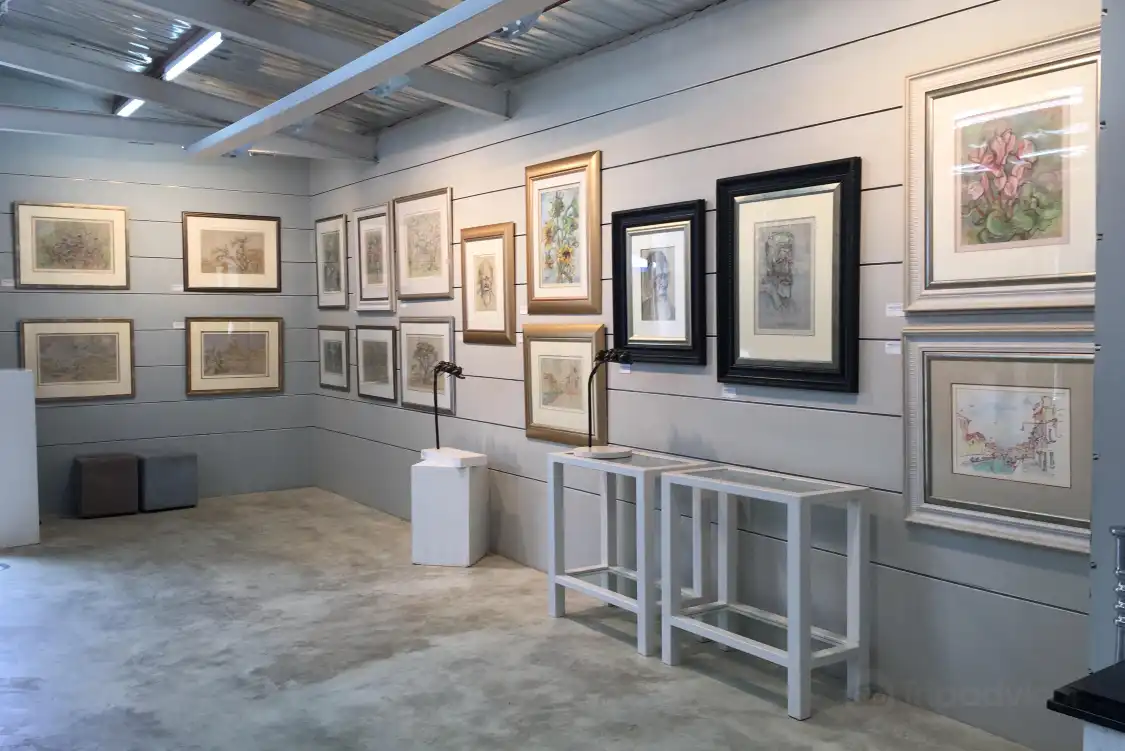 Alice Art Gallery附近的飯店