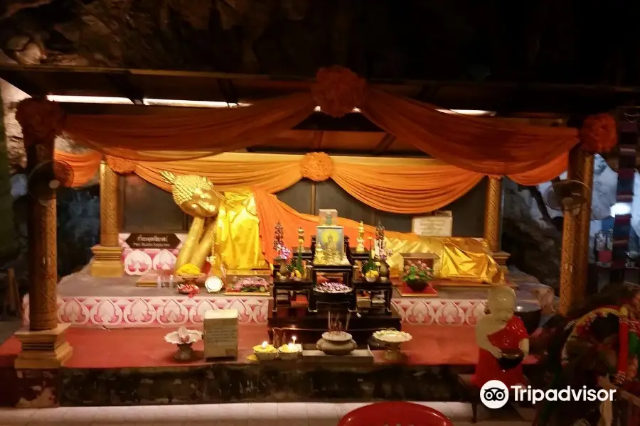 Wat Tham Khao Pun