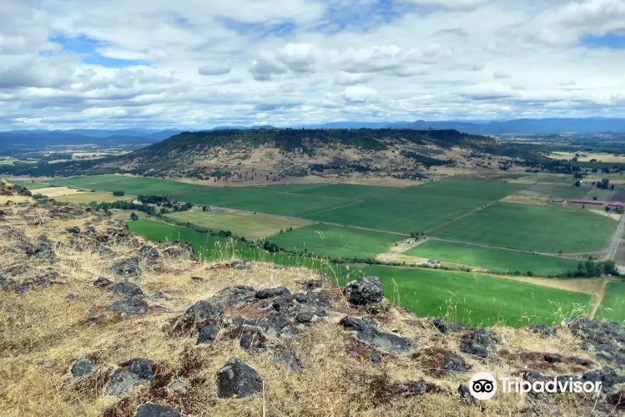 Upper and Lower Table Rock