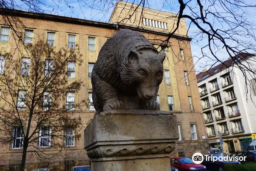 Bear Fountain