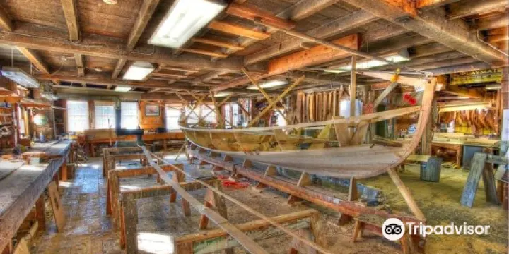 Lowell's Boat Shop