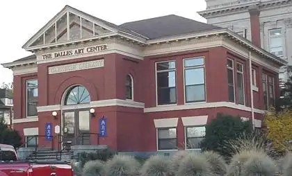 Hotels near The Dalles Art Center