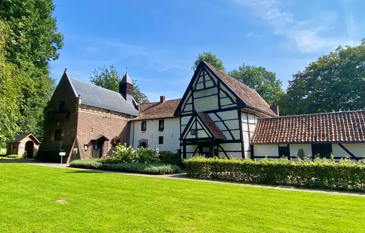 Hotels in Hoeselt