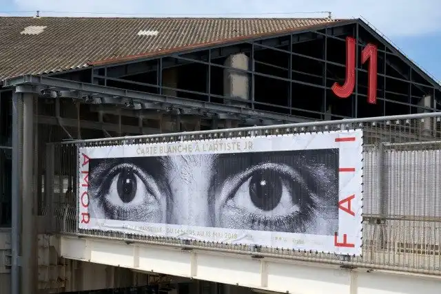 Hotel in zona Hangar J1