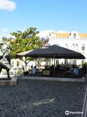 Rodrigues Lobo Square