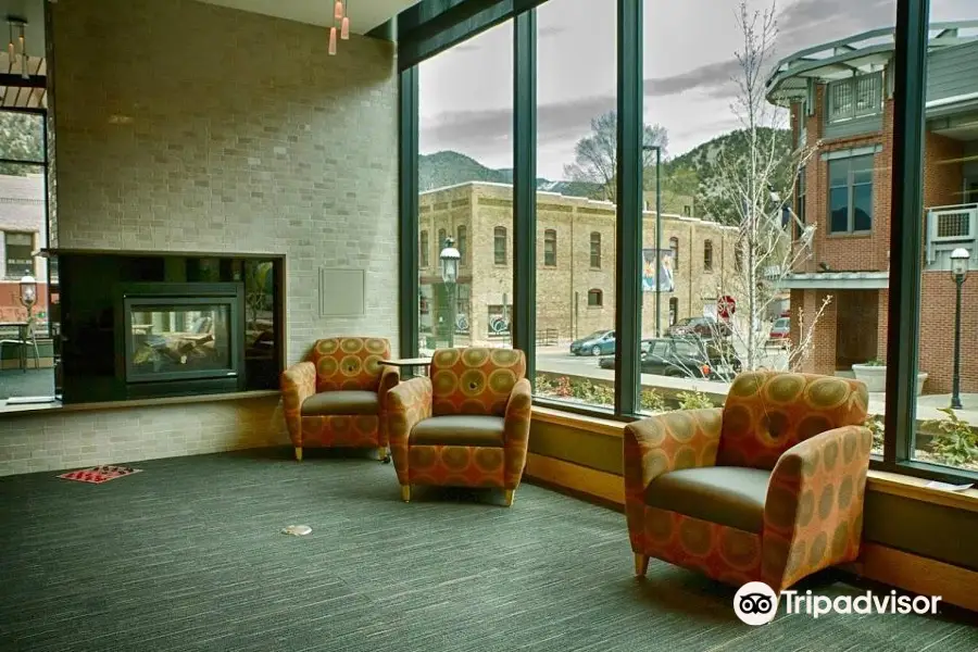 Glenwood Springs Branch Library