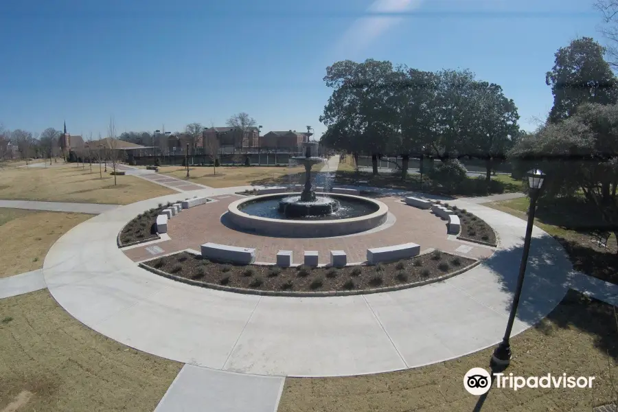 Tattnall Square Park