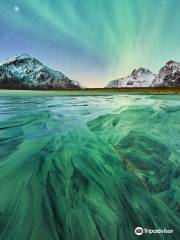 Flakstad Beach