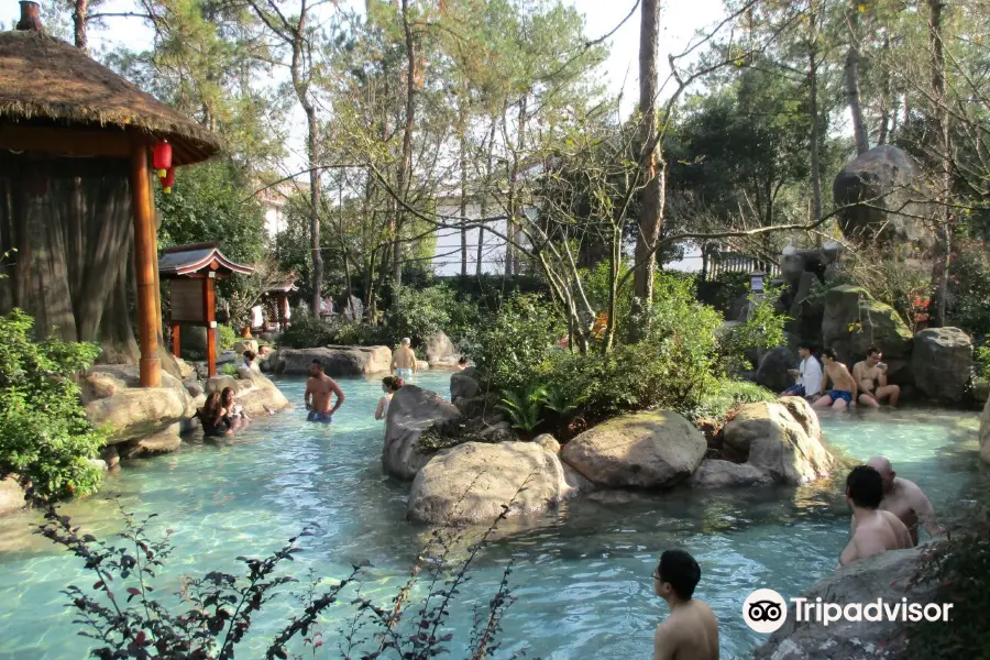 Tangfeng Open-air Hot Spring