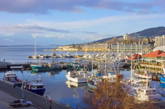 Hotels near Constitution Dock